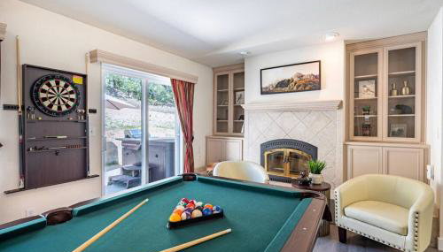 Manic Mountain Forest Cabin 3 miles from Bass Lake - Foto 4, Game Room