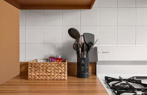 Charming 4BR Retreat in Arlington Sleeps 12 NearDC - Foto 4