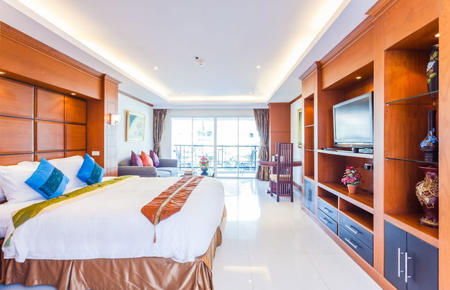 Tara Court Hotel - Photo 11