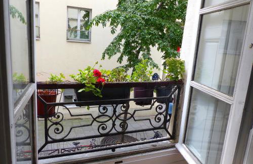 Real Parisian apartment with 2 bedrooms and AC - Foto 19