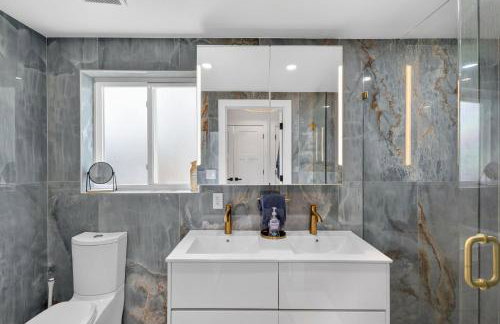 Blue Lagoon Hideaway 3BR Coastal Chic Retreat - Foto 5