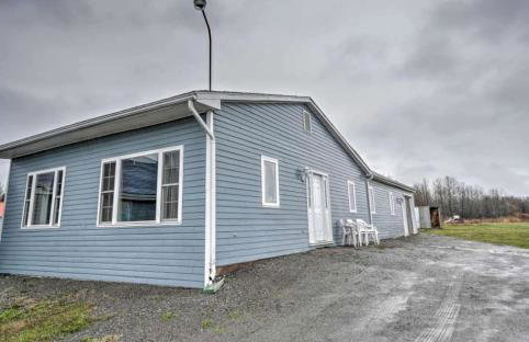 Charming Four-Bedroom Cabin Rental near Long Lake in Aroostook County, Maine - Foto 1