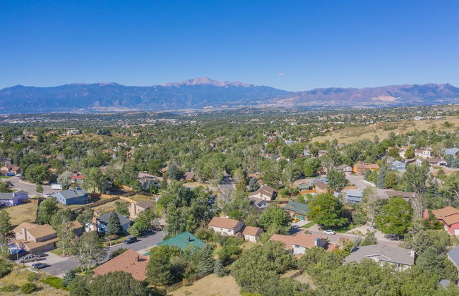 4 BR Country Home in Suburbs W/trails & Parks - Foto 56