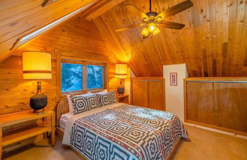 Cozy Cabin Perched on the Mountainside - Alpine Haus - Foto 13