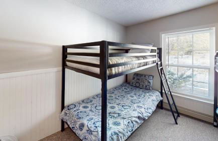 Chandler Hill Base Camp - Enjoy A Nature Getaway in this Rustic Home in the Mountains, 10 minutes from Sunday River Ski Mountain! home - Foto 51