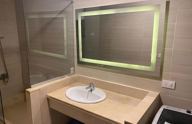 Luxury Apartment 3BR & Full Sea View - Photo 18