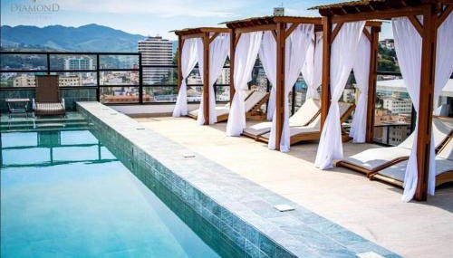 Flat lindo com piscina e linda vista da cidade - Foto 3