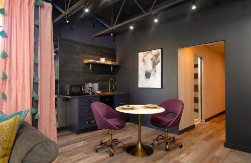 Designer Loft at the Santa Fe Plaza Spacious 520 Sq Ft, King Bed - Foto 12