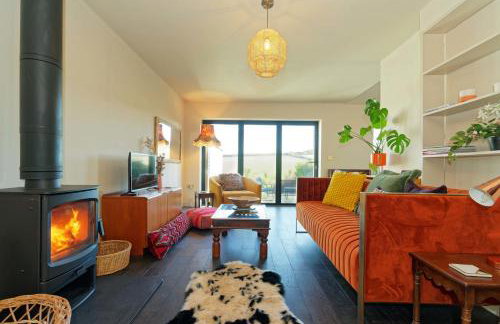 Kent Downs Cottage Modern Family Retreat near Canterbury - Photo 8