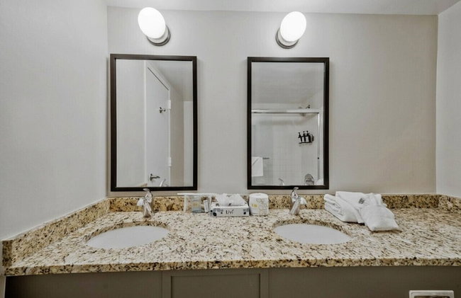 Global Luxury Suites at Georgetown - Photo 72