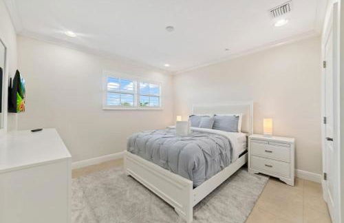 Lux Home with Rooftop & Elevator 2mi to Beach - Foto 32