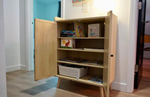 Private Family Friendly Guest Home - Photo 31