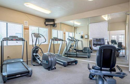 Sunny King-sized 1BD Condo near UofA and UMC w Pool, Parking - Foto 22