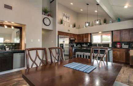 Spectacular Hilltop Home W/resort Like Backyard! - Foto 70