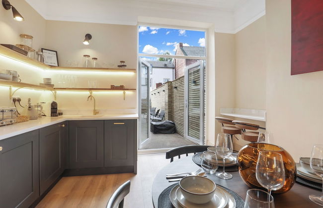 St Georges Apartment- North East Escapes - Photo 20