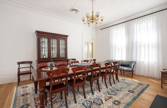 'Lauralla' by Your Innkeeper Mudgee - Photo 18