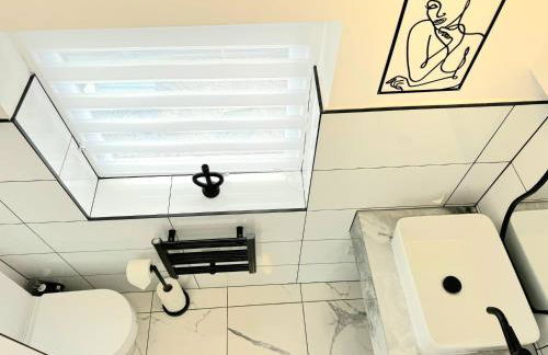 Families Only - Pet Friendly sleeps 6 maximum NO PARTIES - Foto 65