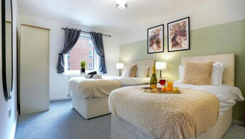 City Centre Apartment with Free Parking, Balcony, Super-Fast Wifi and Smart TV with Netflix by Yoko Property - Foto 2, towels