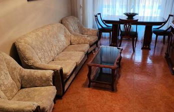 Piso céntrico 3 dormitorios con 2 baños cerca de la feria - Foto 2