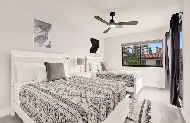 4BR w htd Pool Walk to Las Olas 5mins to Beach - Foto 33