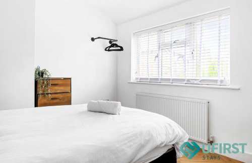 Ideal 4BR Home - Near City Hospital, Sherwood, Clinton Market, QMC & City Centre - Sleeps 8 - Foto 35