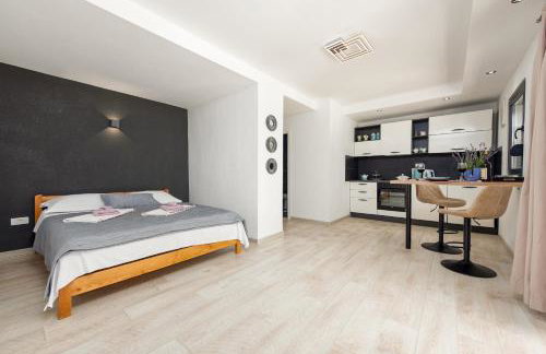 Unique Villa V with large pool - Photo 49