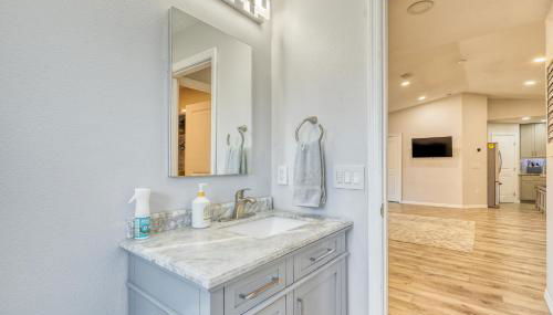 10 sleeps 3bd 2bth house Hot tub free parking - Foto 4