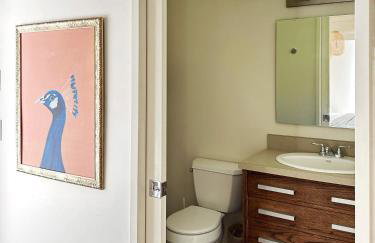 Retro Rendezvous Pool and Spa MidCentury Modern Home - Foto 28