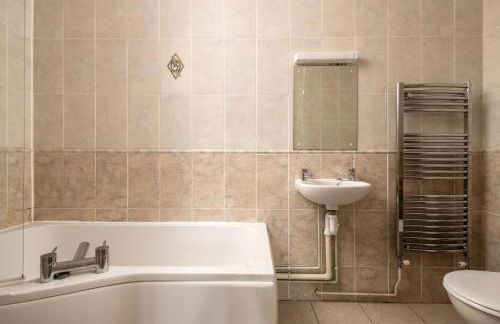 Luxurious Snowdrop Cabin with Private Hot Tub - Photo 20