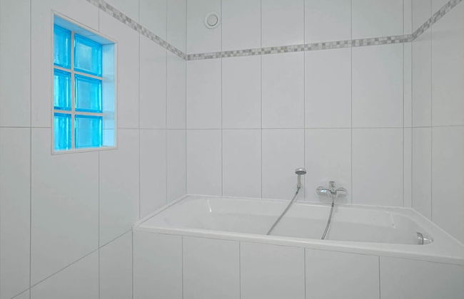 A Stylish Villa in a Green Setting, With a Fully Equipped Wellness Center - Foto 13