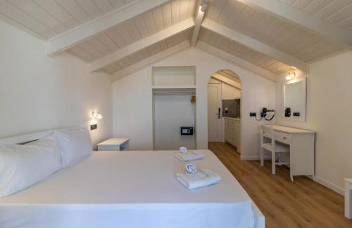 Alamis Hotel & Apartments - Photo 44