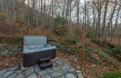 Retro Metro Deck House MCM Gem with Hot Tub & Spectacular Views! - Foto 12