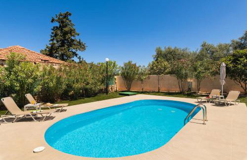 Garden House with Pool, 10min to center - Foto 40