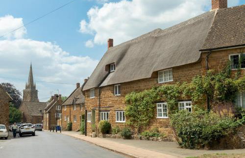 Charming 2 Bed Cottage in the Heart of Adderbury Pass the Keys - Foto 22