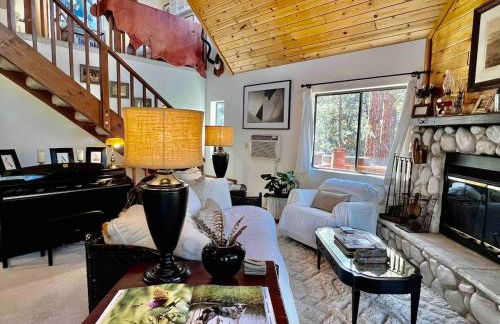 ADELAIDE HILL IN PINE MOUNTAIN CLUB BREATHTAKING VIEWS 3Bd 3Bth SPA TUB - Foto 1