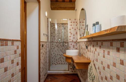 Villa in Tuscany with Pool and Olive Grove - Photo 28