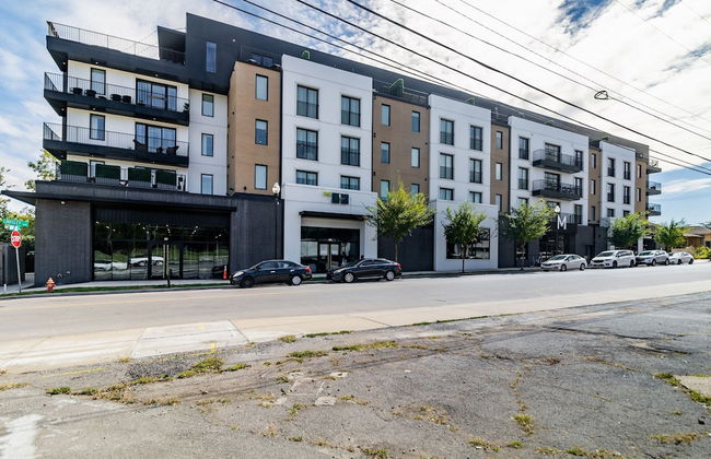 Lindsley by Avantstay Balcony Modern Design A Downtown Location - Photo 45