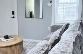 Contemporary Apartment- Prime Location to MBTA - Foto 14