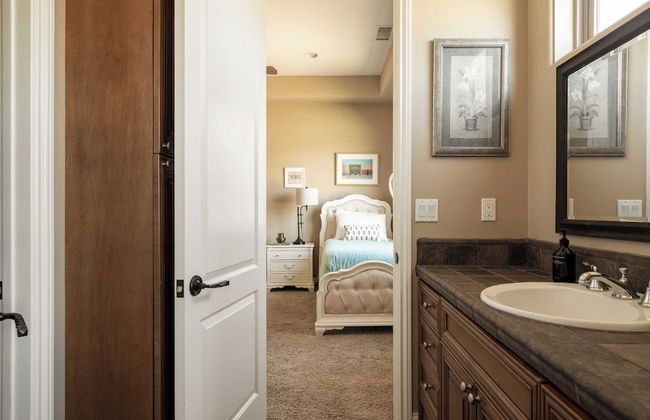 Sangiovese By Avantstay Spectacular Estate w/ Pool, Hot Tub & Putting Green - Photo 35