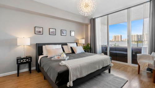 Waterfront Luxury 2-Bedroom Condo Sunny Isles Beach - Foto 1