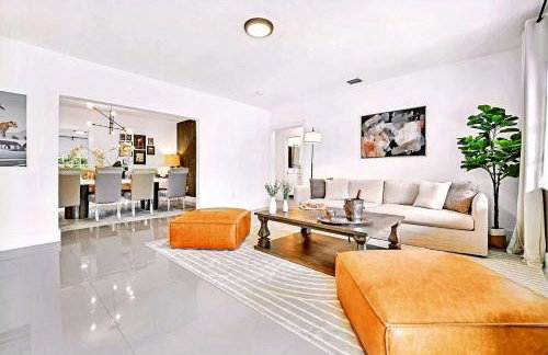 Bright 4BR North Miami Villa Close to Beaches and Huge Backyard - Foto 6