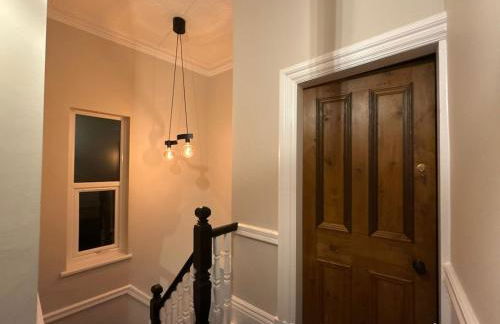 Large Luxury 4 bedroom home with parking - Foto 24