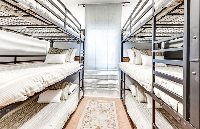 Sky High Cowgirl Luxe 4BR w Rooftopdeck Karaoke - Foto 28