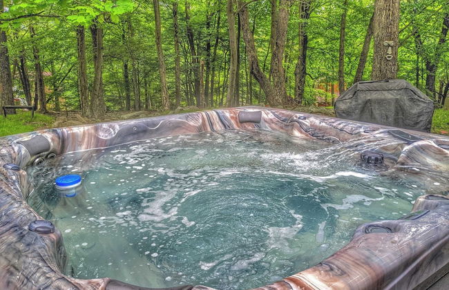 Harmony Cottage by Avantstay Lake Access, Hot Tub, Fire Pit, & Game Room - Foto 33