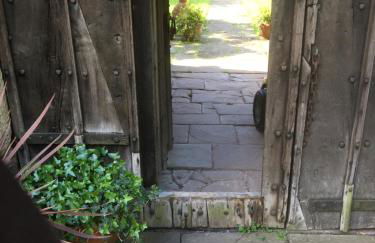 Welsh Gatehouse, Historic Castle which can cater for Electric Vehicle - Foto 37