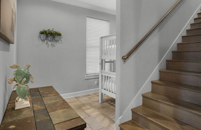 4BR Home, Private Pool, Steps From Beach, Minutes to Top Attractions - Foto 44