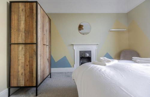 Stylish 3-Bed Home - 2 Mins to Beach & Town - Foto 25