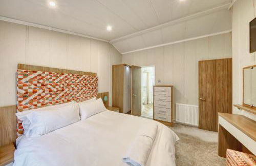 New Forest lodge - 194 NO PETS - Photo 10