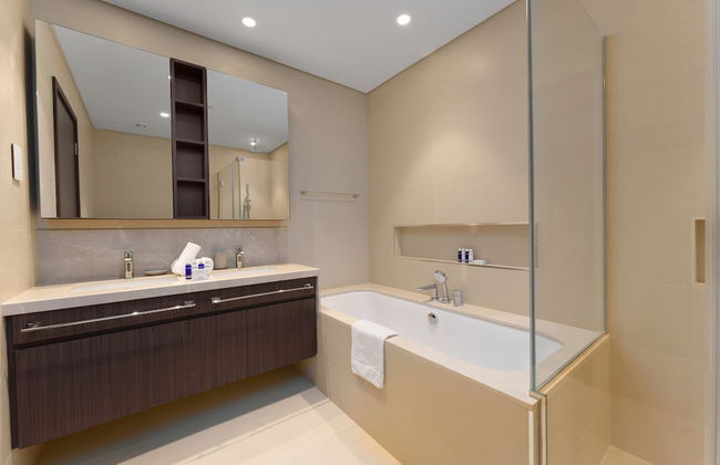 Maison Privee - Luxury Apt with Burj Khalifa Vw & Direct Mall Access - Photo 20