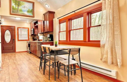 Chic Chalet River Views & Access - Foto 54